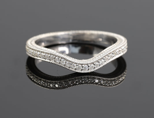 Curved Vintage Round Cut Moissanite Wedding Band