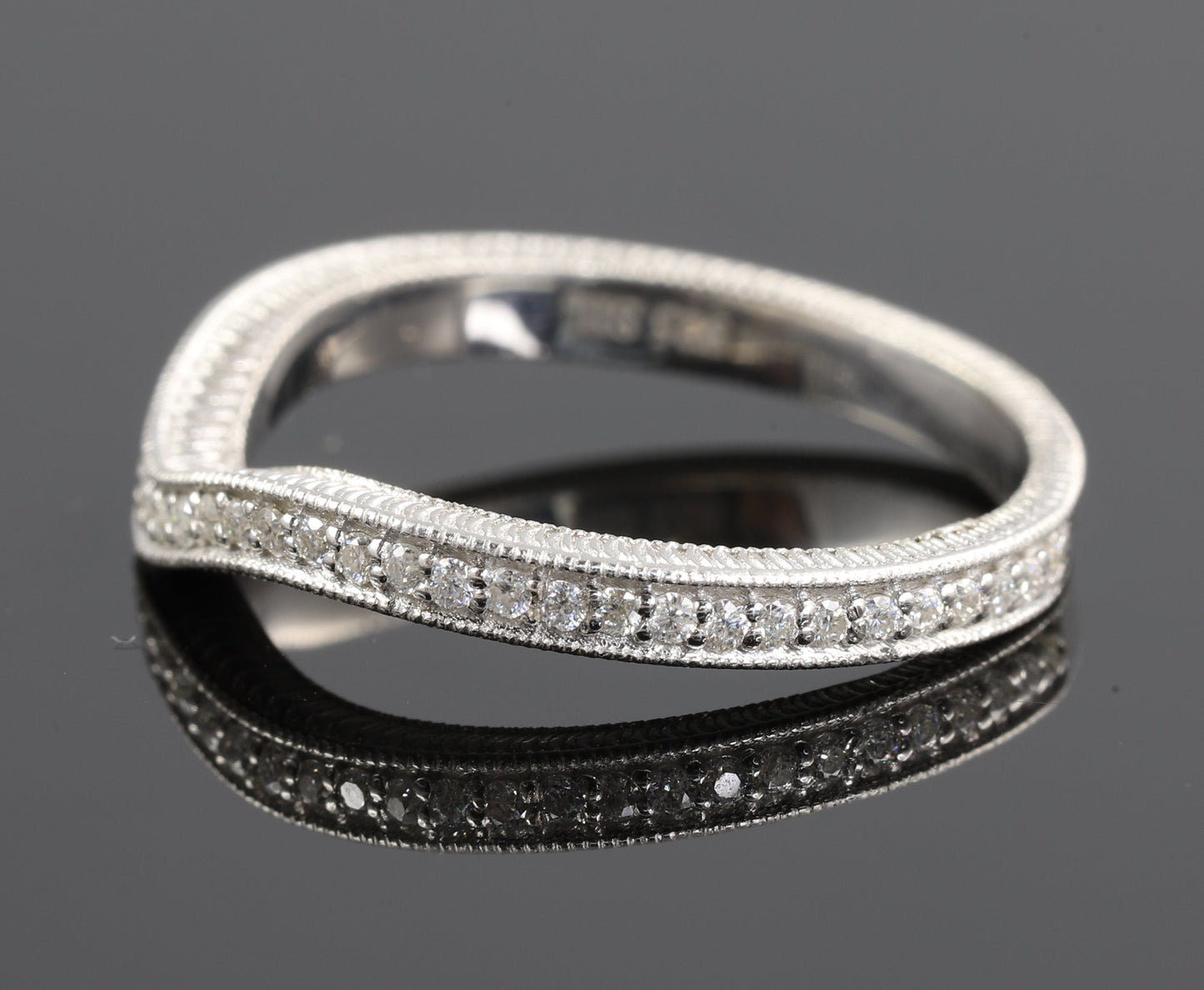 Curved Vintage Round Cut Moissanite Wedding Band