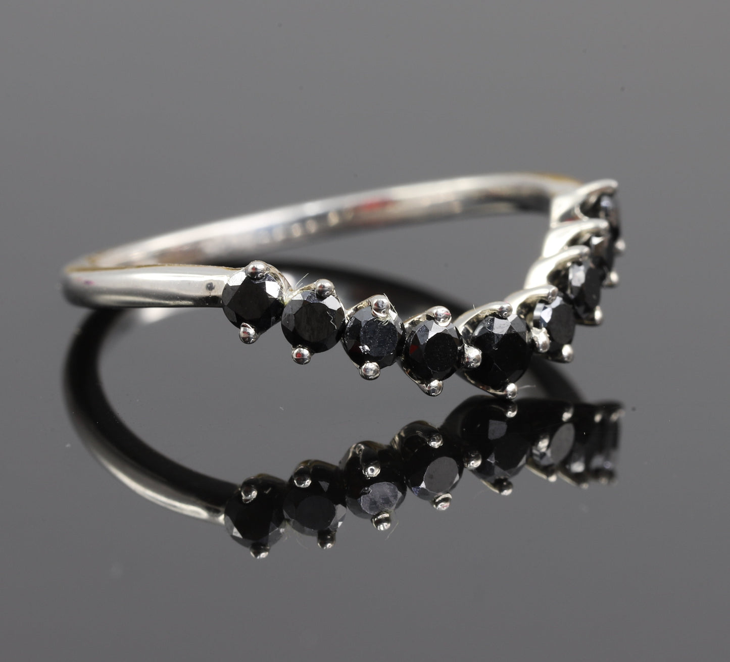 Curved Round Black Moissanite Diamond Wedding Band